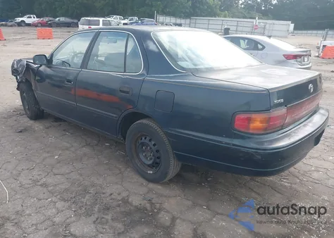 1992 Toyota Camry Le from USA, damaged, VIN 4T1SK12E2NU077952